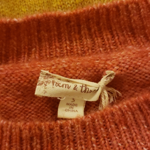 Color Block Sweater - Picture 3 of 3